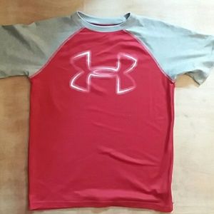 🔥10 for $20 Boys small under armour shirt